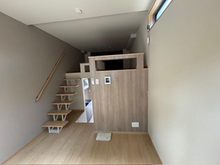 MODERN PALAZZO 宇都 ai second　新着