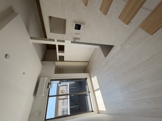 MODERNPARAZZO 大村litmus